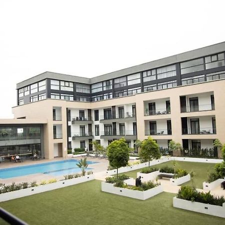 Cosy 2 Bed At Embassy Gardens Apartment Accra Exterior photo